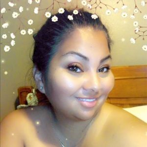 Meet your Posher, April